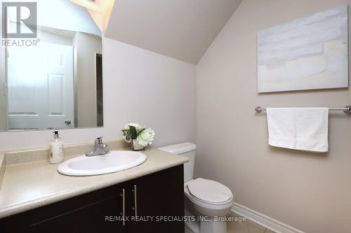 4-02 - 2420 Baronwood Drive, Oakville, ON - Indoor Photo Showing Bathroom