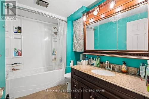 93 Silvan Drive, Welland (767 - N. Welland), ON - Indoor Photo Showing Bathroom