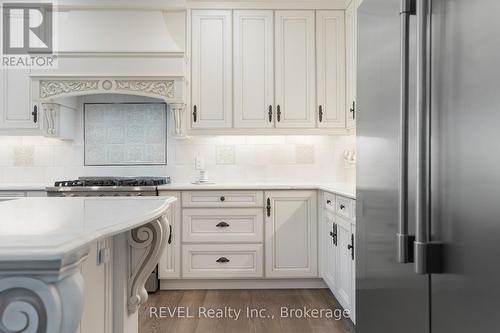 18 Four Mile Creek Road, Niagara-On-The-Lake, ON - Indoor Photo Showing Kitchen With Upgraded Kitchen