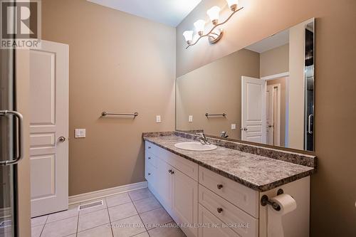 76 Aaron Trail, Welland (766 - Hwy 406/Welland), ON - Indoor Photo Showing Bathroom