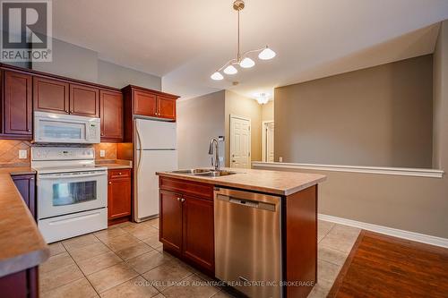 76 Aaron Trail, Welland (766 - Hwy 406/Welland), ON - Indoor Photo Showing Kitchen With Double Sink