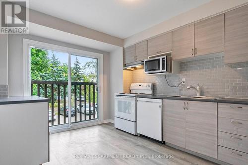 13 Normandy Place, Oakville, ON - Indoor Photo Showing Kitchen