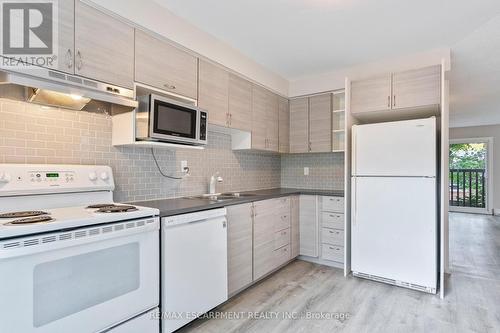 13 Normandy Place, Oakville, ON - Indoor Photo Showing Kitchen