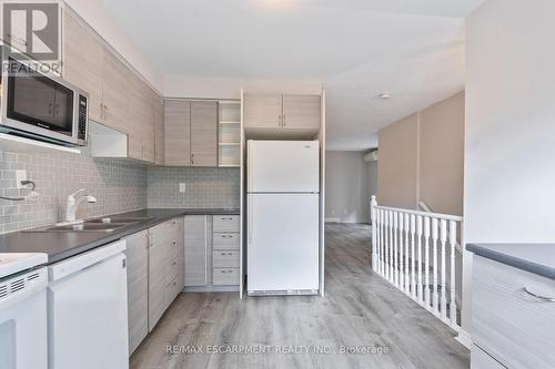 13 Normandy Place, Oakville, ON - Indoor Photo Showing Kitchen With Double Sink