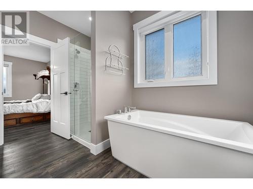 2760 Peregrine Way, Merritt, BC - Indoor Photo Showing Bathroom