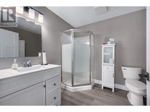 2760 Peregrine Way, Merritt, BC - Indoor Photo Showing Bathroom