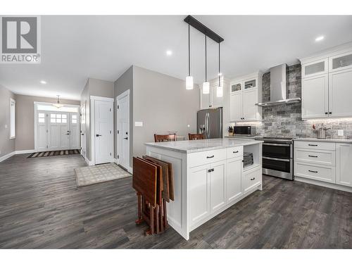 2760 Peregrine Way, Merritt, BC - Indoor Photo Showing Kitchen With Upgraded Kitchen