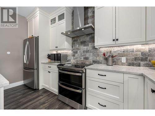 2760 Peregrine Way, Merritt, BC - Indoor Photo Showing Kitchen With Stainless Steel Kitchen