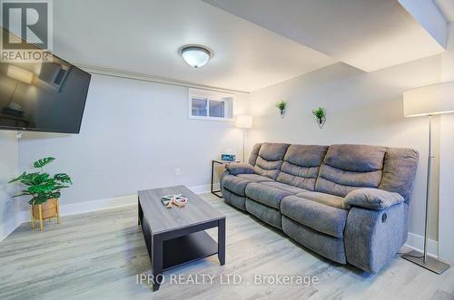 Lower - 425 English Street, London, ON - Indoor Photo Showing Living Room