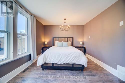 Upper - 425 English Street, London, ON - Indoor Photo Showing Bedroom