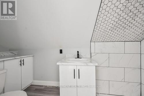 16 Webling Street, Brantford, ON -  Photo Showing Bathroom