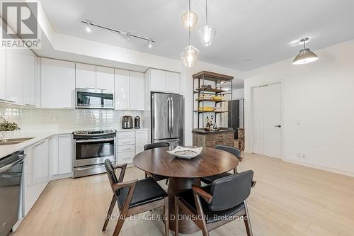 910 - 10 Park Lawn Road, Toronto, ON - Indoor Photo Showing Kitchen With Upgraded Kitchen