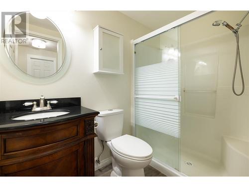 2130 Vasile Road Unit# 102, Kelowna, BC - Indoor Photo Showing Bathroom