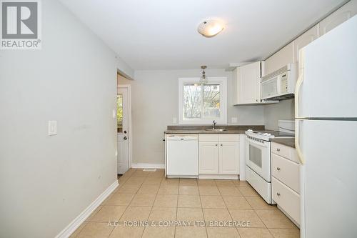 3 Calcott Court, Thorold (558 - Confederation Heights), ON - Indoor Photo Showing Kitchen