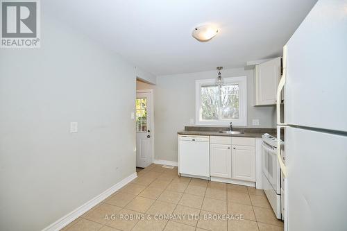 3 Calcott Court, Thorold (558 - Confederation Heights), ON - Indoor Photo Showing Kitchen