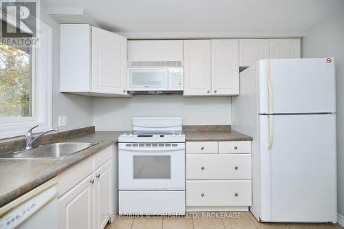 3 Calcott Court, Thorold (558 - Confederation Heights), ON - Indoor Photo Showing Kitchen