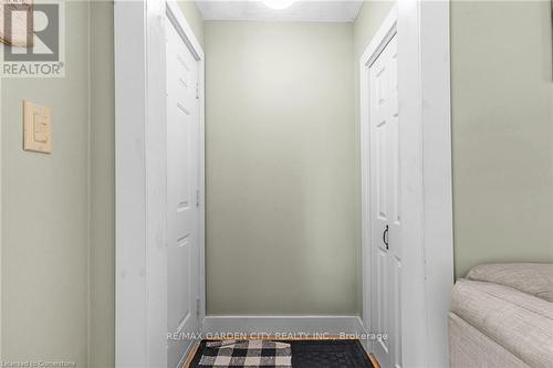 17 Parkdale Drive, Thorold, ON - Indoor Photo Showing Other Room