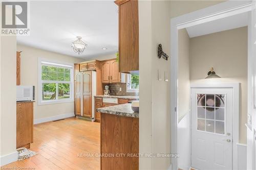 17 Parkdale Drive, Thorold, ON - Indoor Photo Showing Kitchen