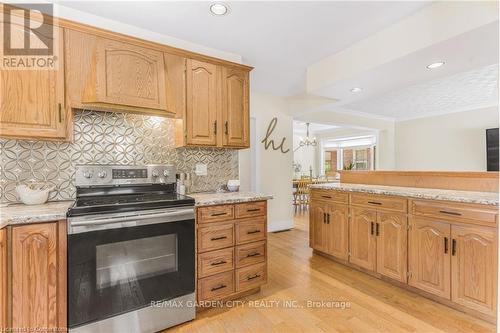 17 Parkdale Drive, Thorold, ON - Indoor Photo Showing Kitchen