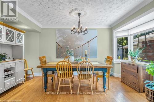 17 Parkdale Drive, Thorold, ON - Indoor Photo Showing Dining Room