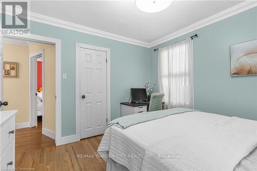 17 Parkdale Drive, Thorold, ON - Indoor Photo Showing Bedroom