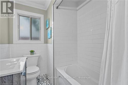 17 Parkdale Drive, Thorold, ON - Indoor Photo Showing Bathroom