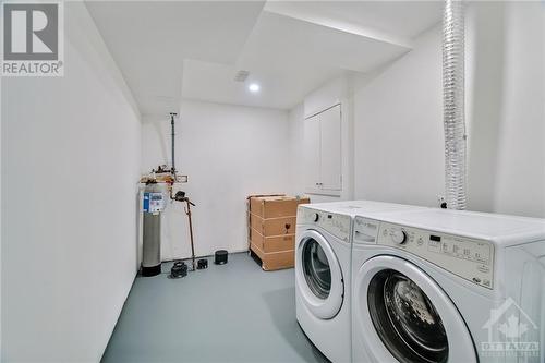 444 Charing Cross Way Unit#B, Ottawa, ON - Indoor Photo Showing Laundry Room