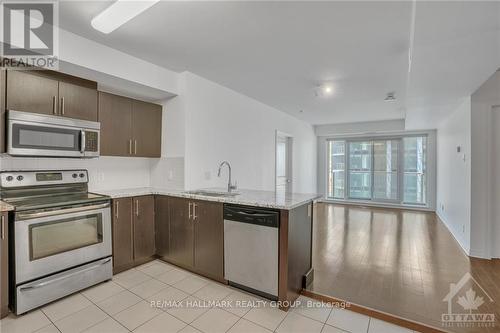 802 - 242 Rideau Street, Ottawa, ON - Indoor Photo Showing Kitchen With Stainless Steel Kitchen