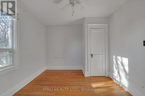 2 - 449 Manor Road E, Toronto, ON - Indoor Photo Showing Other Room