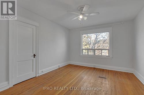 2 - 449 Manor Road E, Toronto, ON - Indoor Photo Showing Other Room