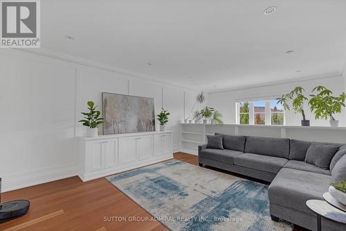 16 Flatbush Avenue, Vaughan, ON - Indoor Photo Showing Living Room