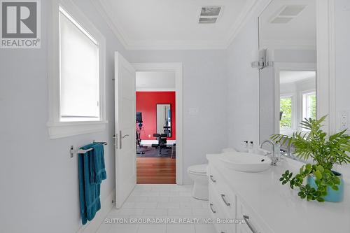 16 Flatbush Avenue, Vaughan, ON - Indoor Photo Showing Bathroom