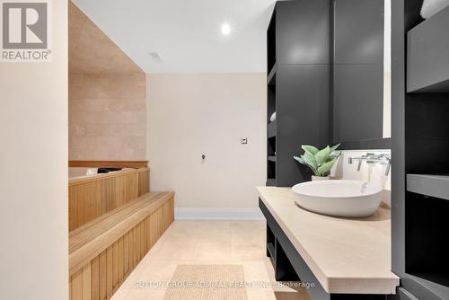 16 Flatbush Avenue, Vaughan, ON - Indoor Photo Showing Bathroom