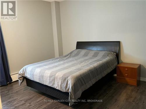 513 - 198 Scott Street, St. Catharines, ON - Indoor Photo Showing Bedroom