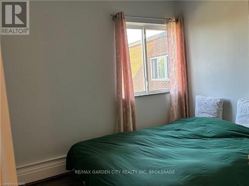 513 - 198 Scott Street, St. Catharines, ON - Indoor Photo Showing Bedroom