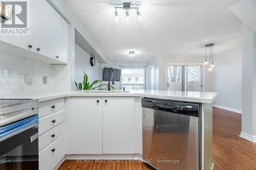 66 - 1240 Westview Terrace, Oakville, ON - Indoor Photo Showing Kitchen