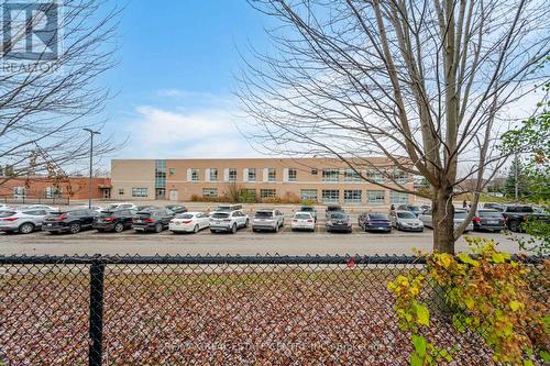 66 - 1240 Westview Terrace, Oakville, ON - Outdoor