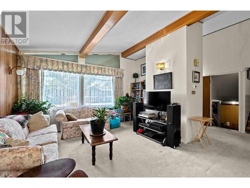 159 Tanager Drive, Kamloops, BC - Indoor Photo Showing Living Room