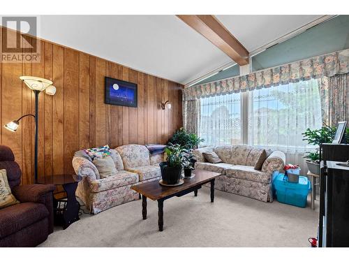 159 Tanager Drive, Kamloops, BC - Indoor Photo Showing Living Room