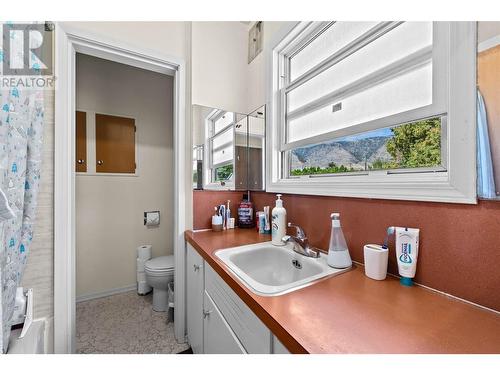 159 Tanager Drive, Kamloops, BC - Indoor Photo Showing Bathroom