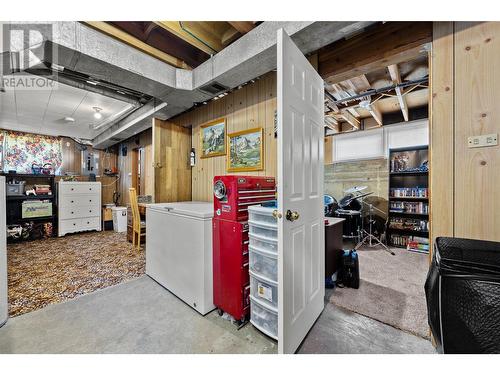 159 Tanager Drive, Kamloops, BC - Indoor Photo Showing Laundry Room