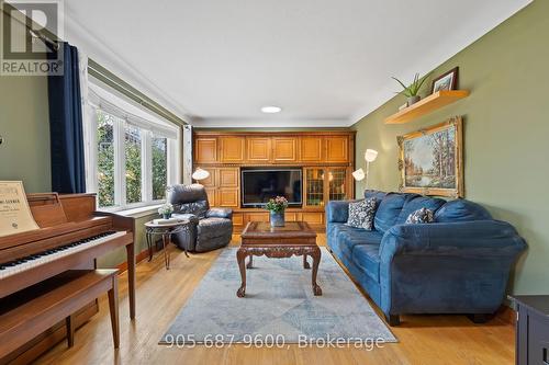 3 Brisbane Glen, St. Catharines (438 - Port Dalhousie), ON - Indoor Photo Showing Living Room