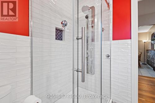 3 Brisbane Glen, St. Catharines (438 - Port Dalhousie), ON - Indoor Photo Showing Bathroom