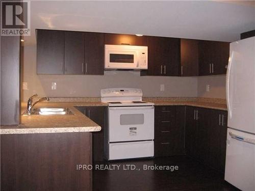 Lower - 5 Sutherland Avenue, Brampton, ON - Indoor Photo Showing Kitchen