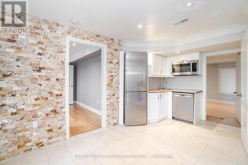 98 Ner Israel (Bsmt) Drive, Vaughan, ON - Indoor Photo Showing Kitchen