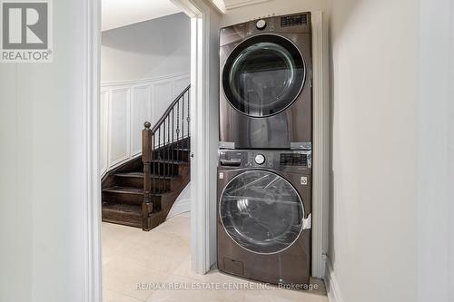 98 Ner Israel (Bsmt) Drive, Vaughan, ON - Indoor Photo Showing Laundry Room