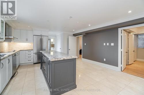 98 Ner Israel (Bsmt) Drive, Vaughan, ON - Indoor Photo Showing Kitchen With Upgraded Kitchen