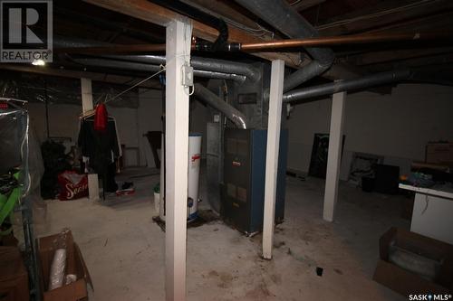 216 Spruce Avenue N, Eastend, SK - Indoor Photo Showing Basement