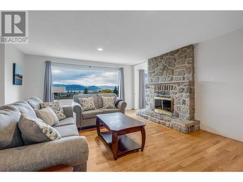 510 Naramata Road, Penticton, BC - Indoor Photo Showing Living Room With Fireplace