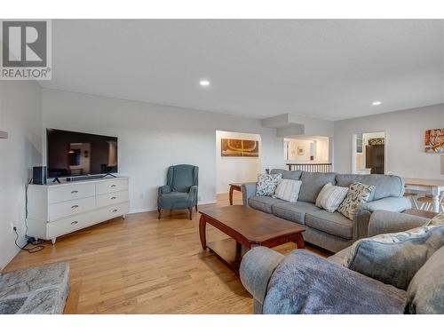 510 Naramata Road, Penticton, BC - Indoor Photo Showing Living Room